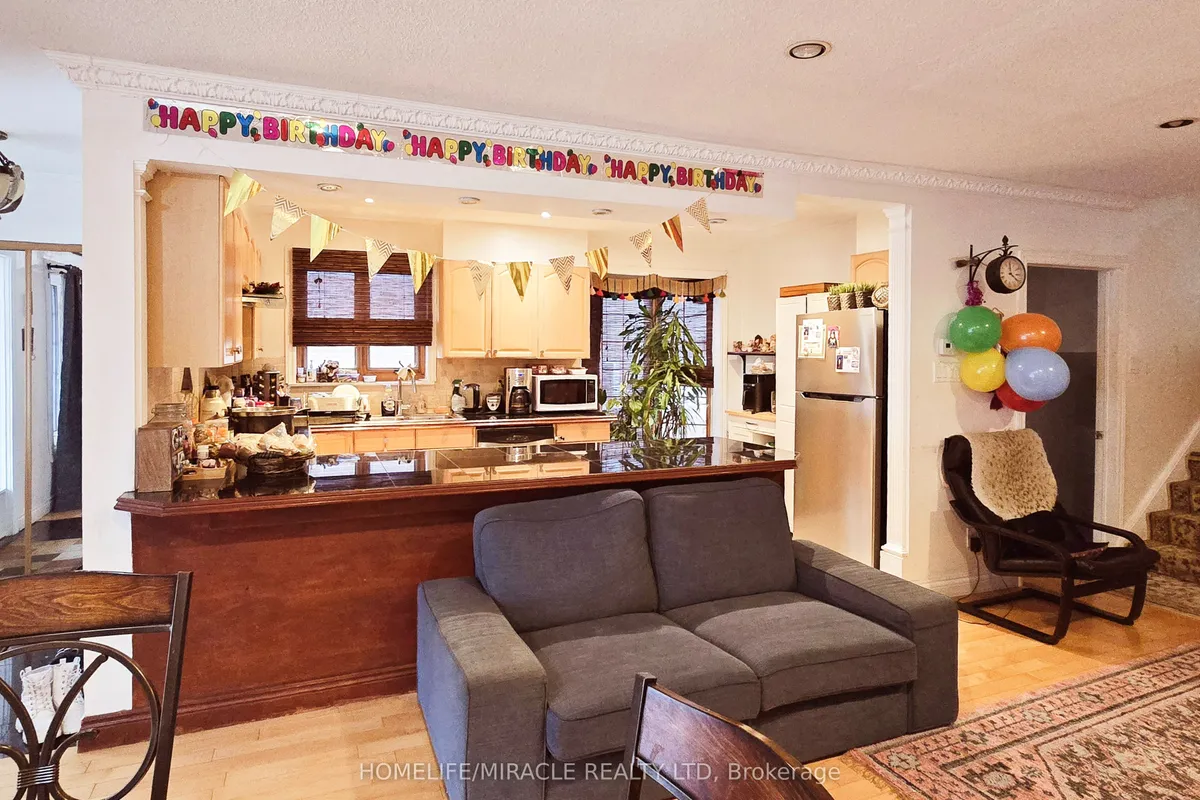 97 Nymark Avenue, ON M2J 2H1