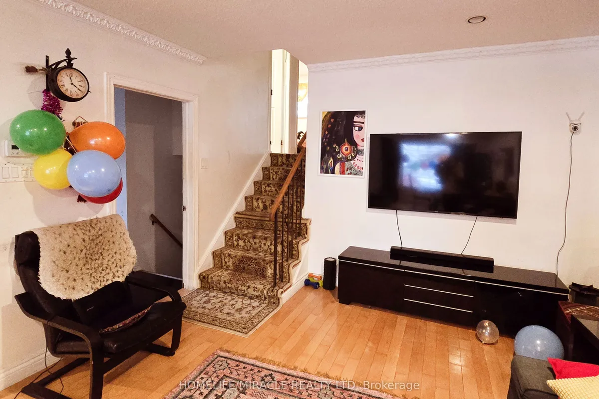 97 Nymark Avenue, ON M2J 2H1