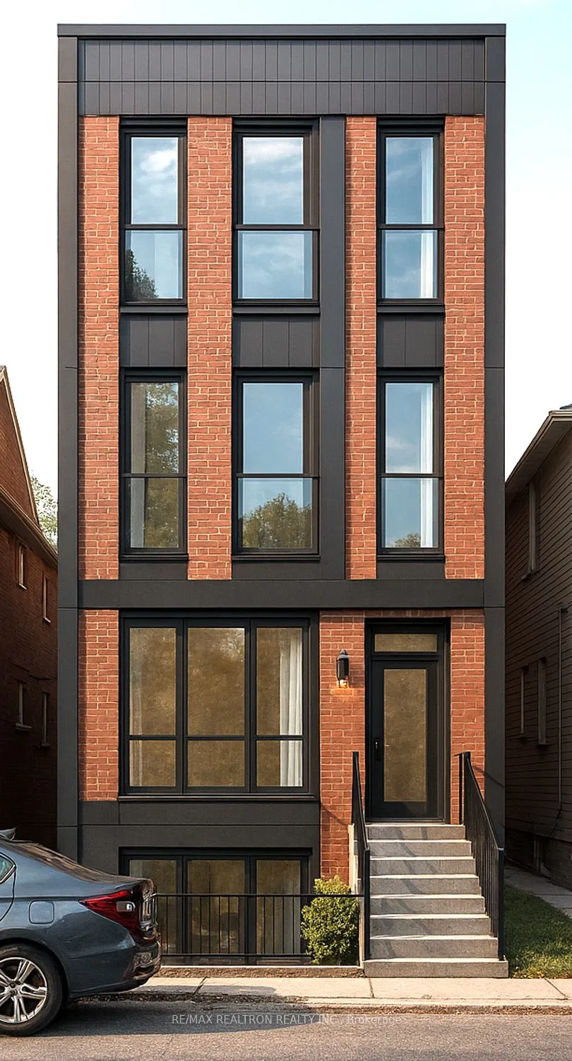 499 Northcliffe Boulevard, ON M6E 3L4