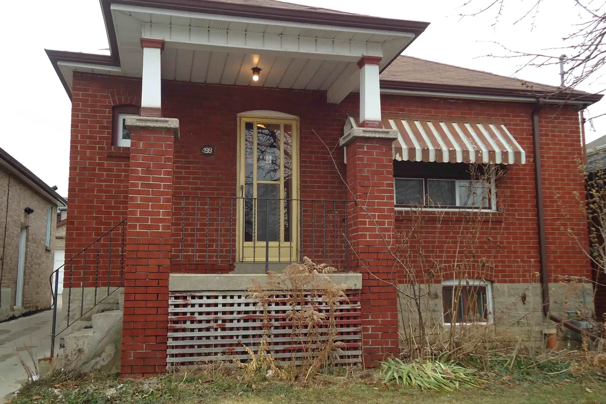 499 Northcliffe Boulevard, ON M6E 3L4