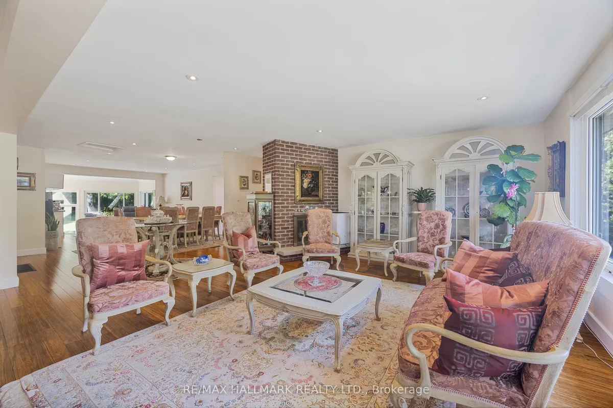 19 Talwood Drive, ON M3B 2P4