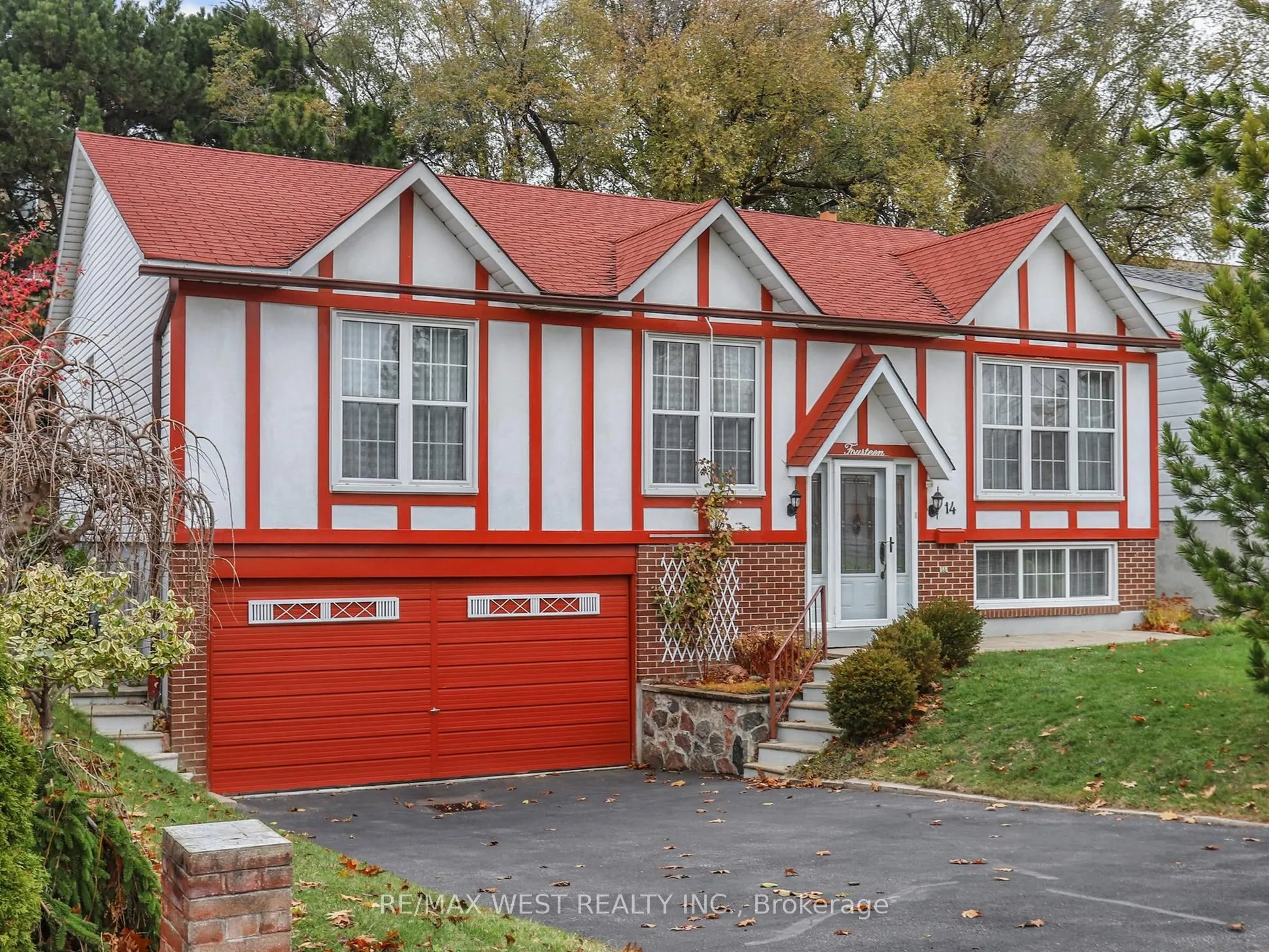 14 Chalet Road, ON M2J 3V4