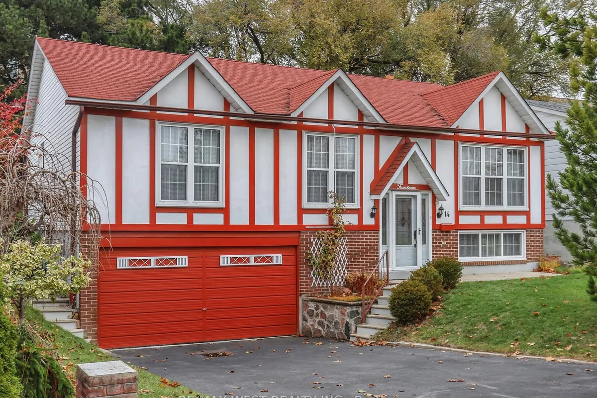 14 Chalet Road, ON M2J 3V4