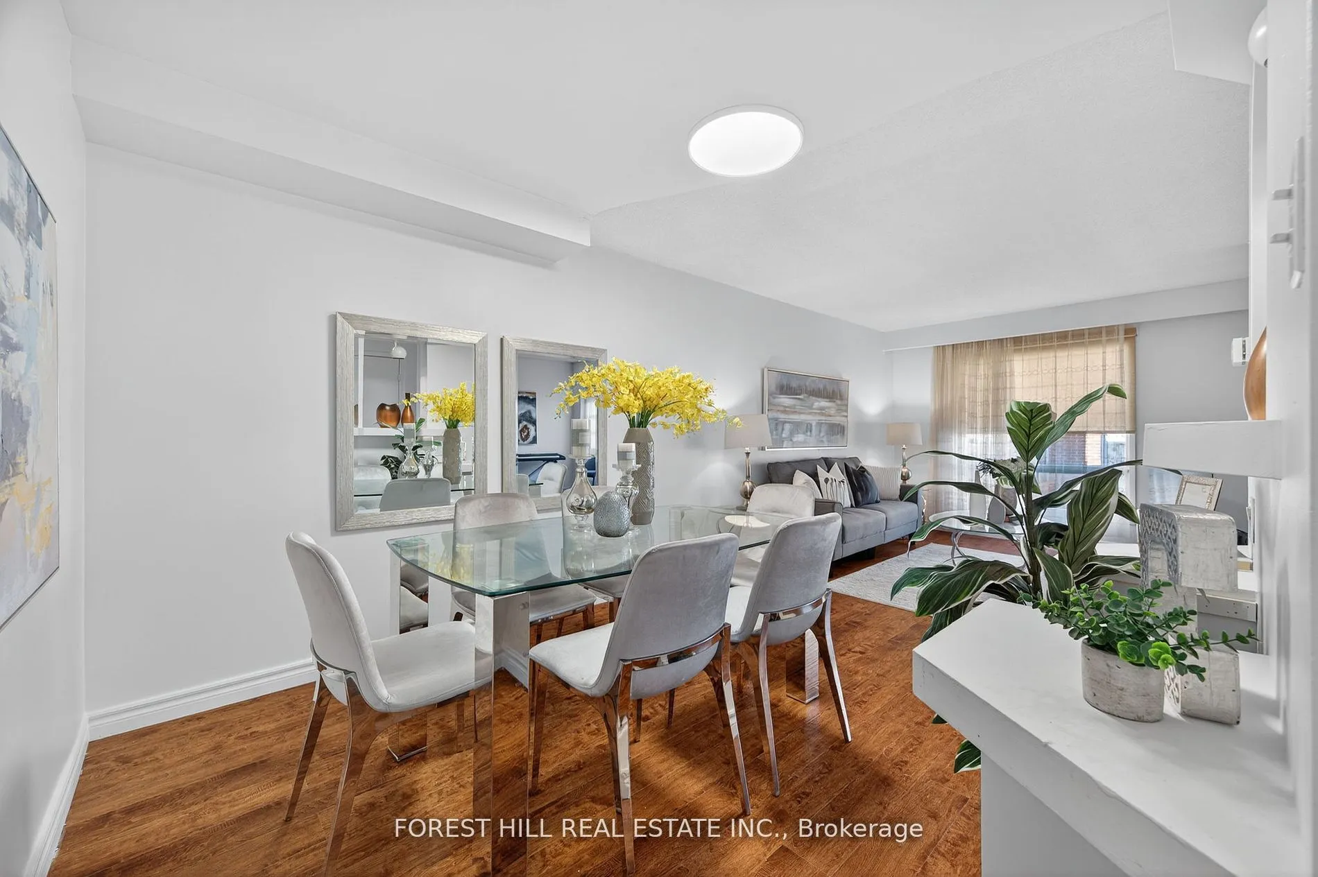 Detached kitchen at 38 Carnival Court Toronto