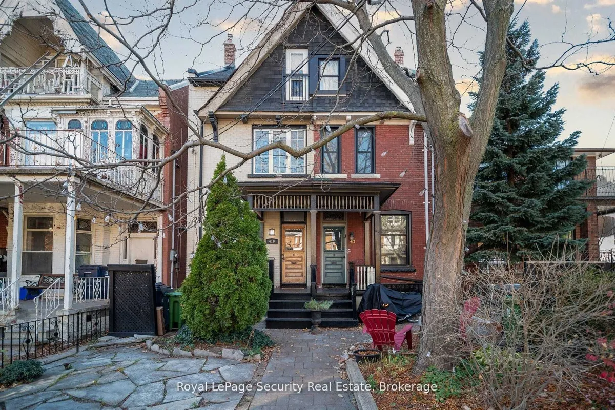 410 Manning Avenue, ON M6G 2V7