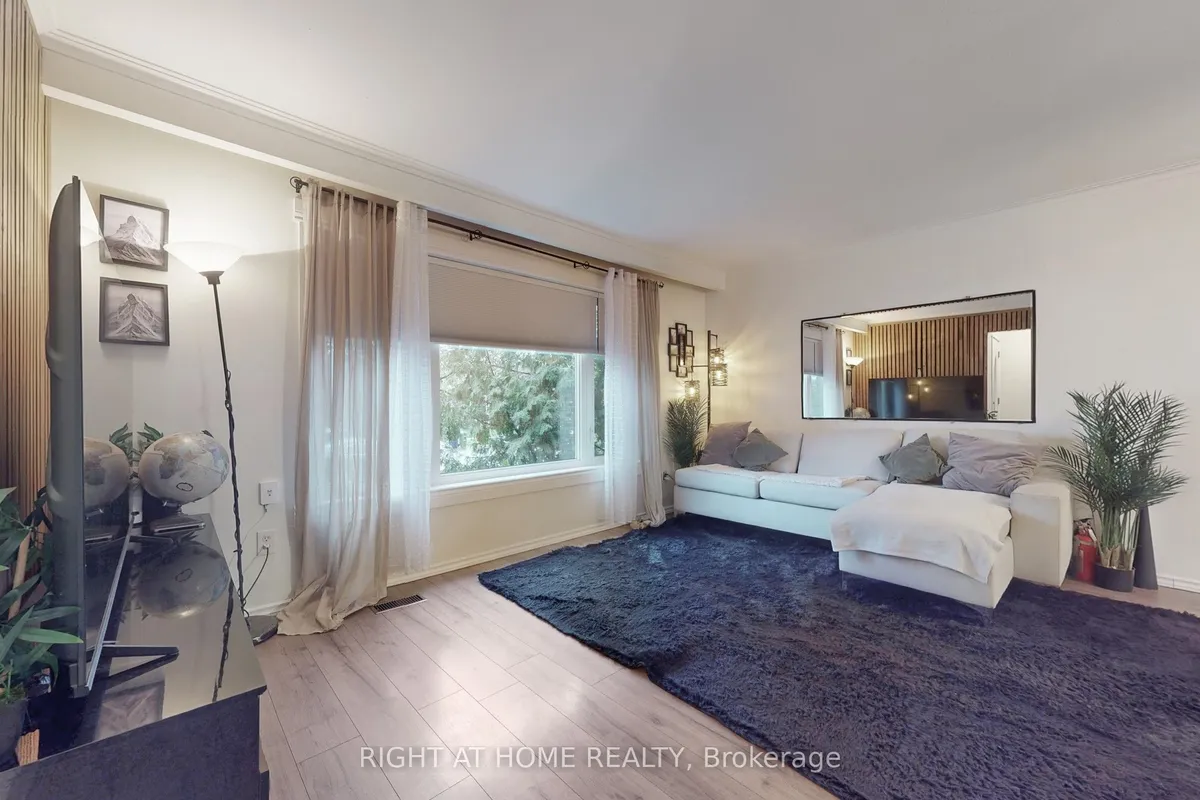 125 Fortrose Crescent, ON M3A 2H2