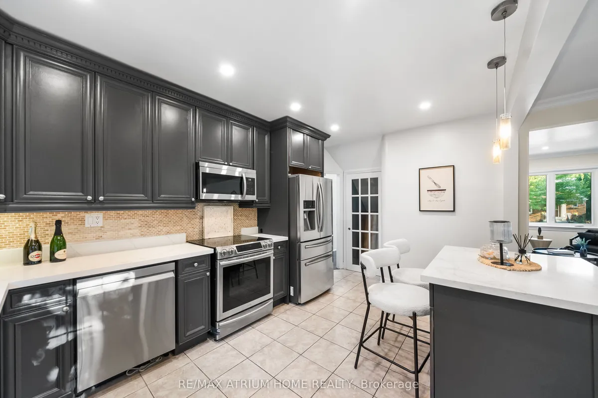 218 Bogert Avenue, ON M2N 1L3