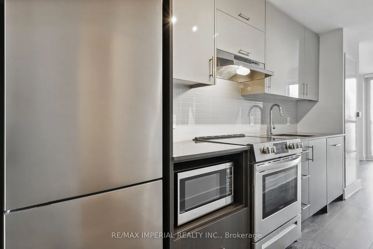 188 Fairview Mall Drive, ON M2J 0H7