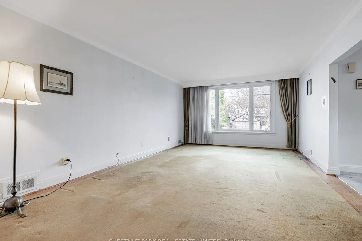 67 Viewmount Avenue, ON M6B 1T5