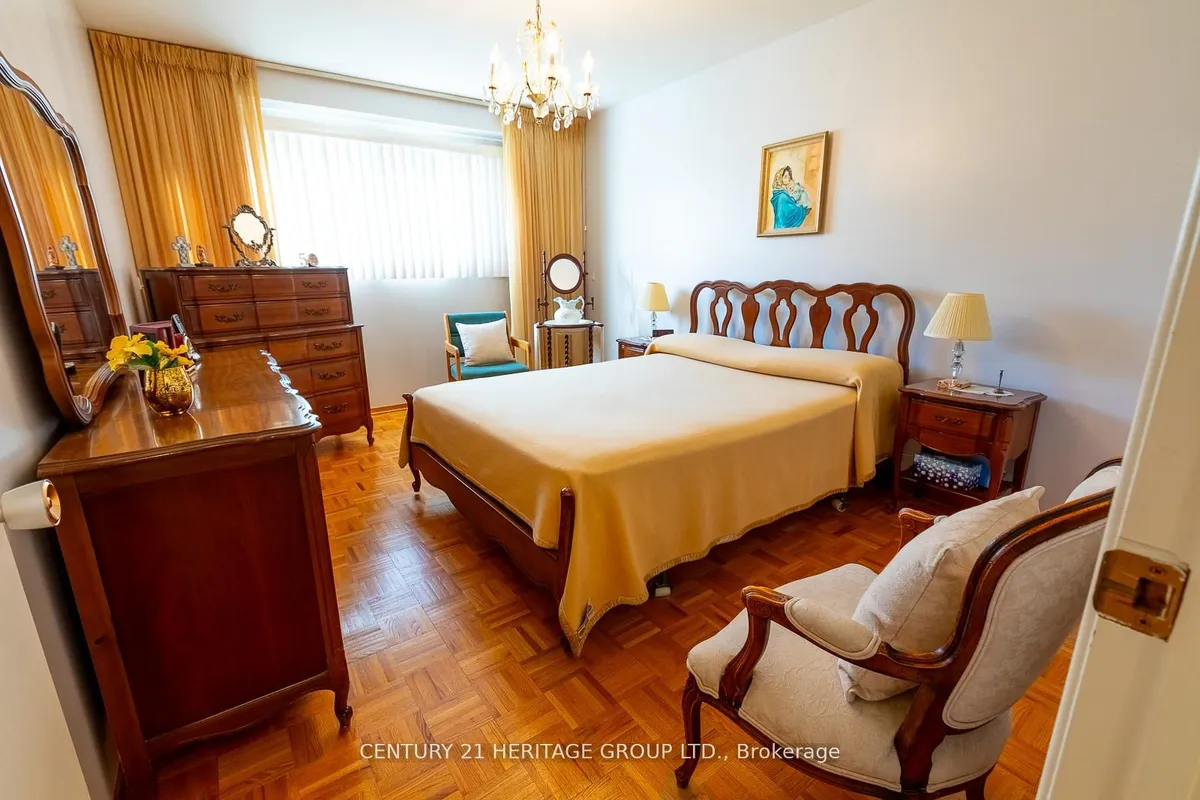 237 Apache Trail, ON M2H 2W3