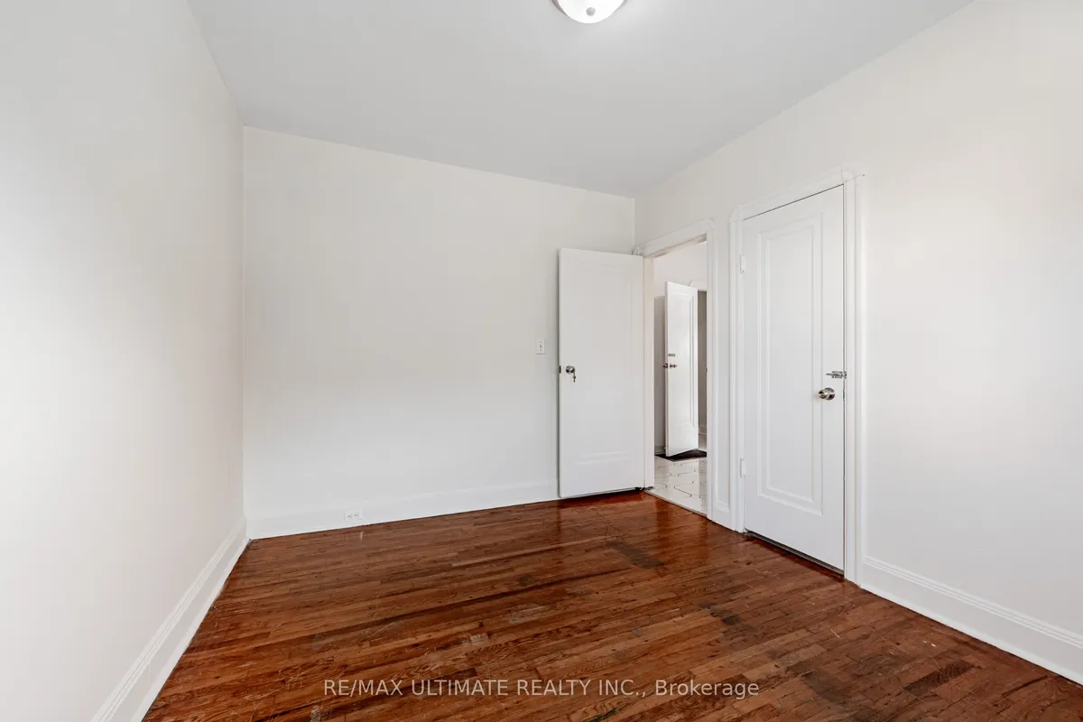 42 Carr Street, ON M5T 1B5