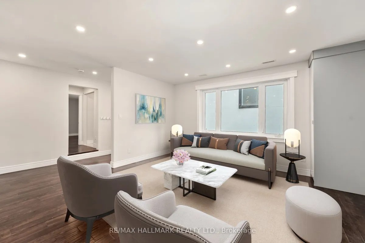 21 King High Avenue, ON M3H 3A8