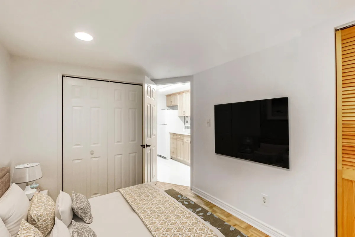 183 Madison Avenue, ON M5R 2S6