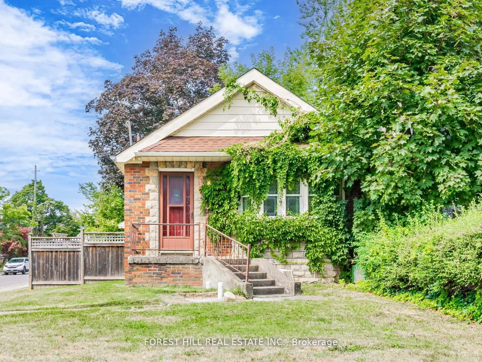 2 Esgore Drive, ON M5M 3R1