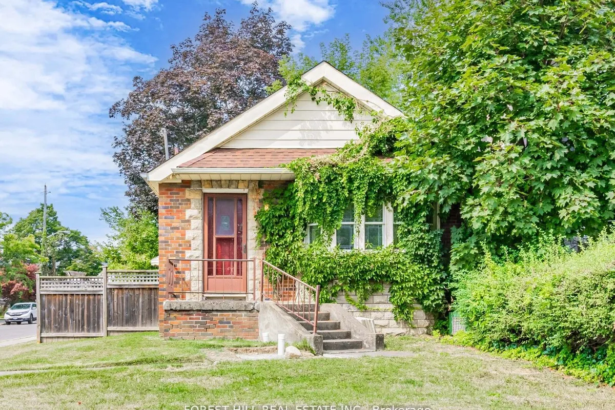 2 Esgore Drive, ON M5M 3R1