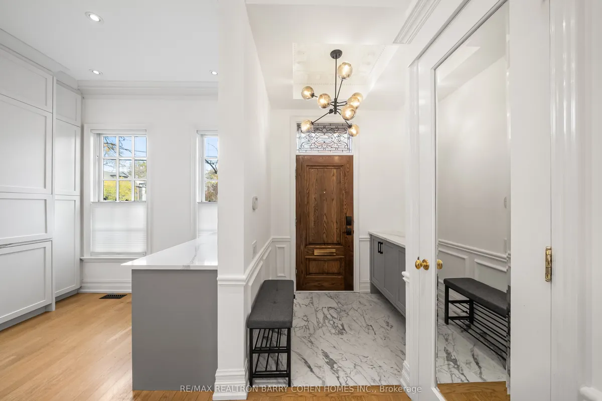 121 Davenport Road, ON M5R 1H8