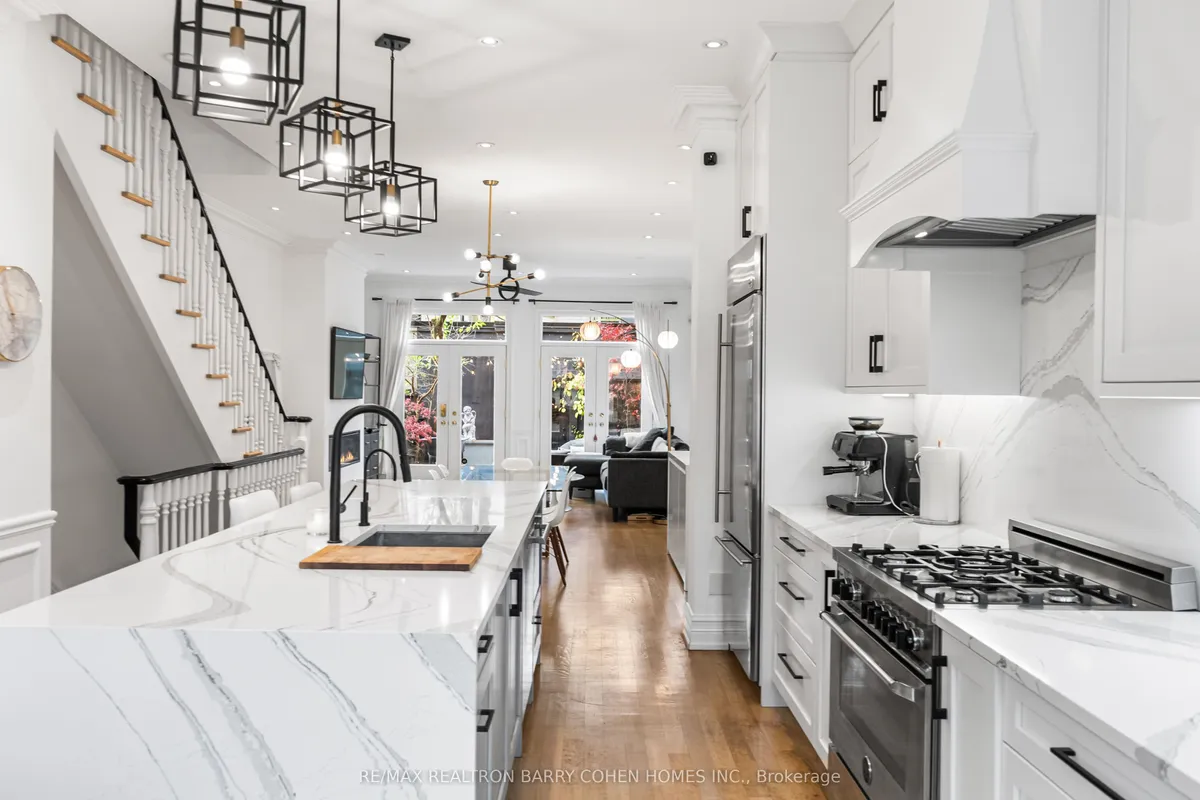 121 Davenport Road, ON M5R 1H8