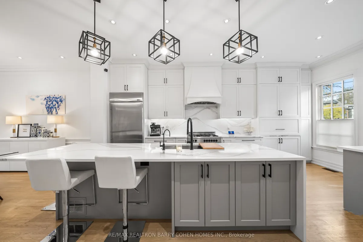 121 Davenport Road, ON M5R 1H8