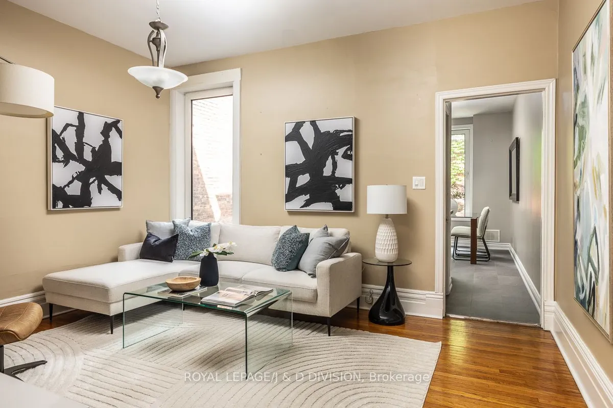 16 Boswell Avenue, ON M5R 1M4