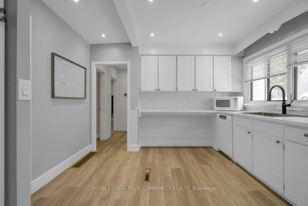 Detached interior view at 184 Hendon Avenue Toronto