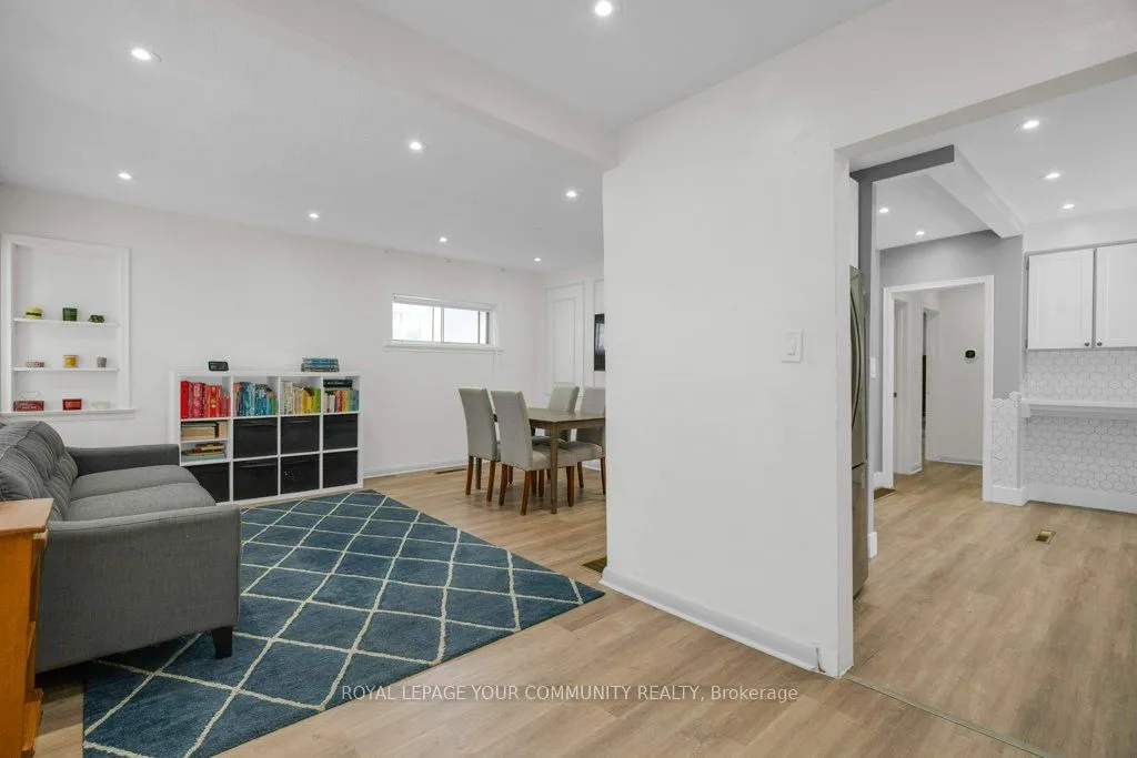 Detached kitchen at 184 Hendon Avenue Toronto