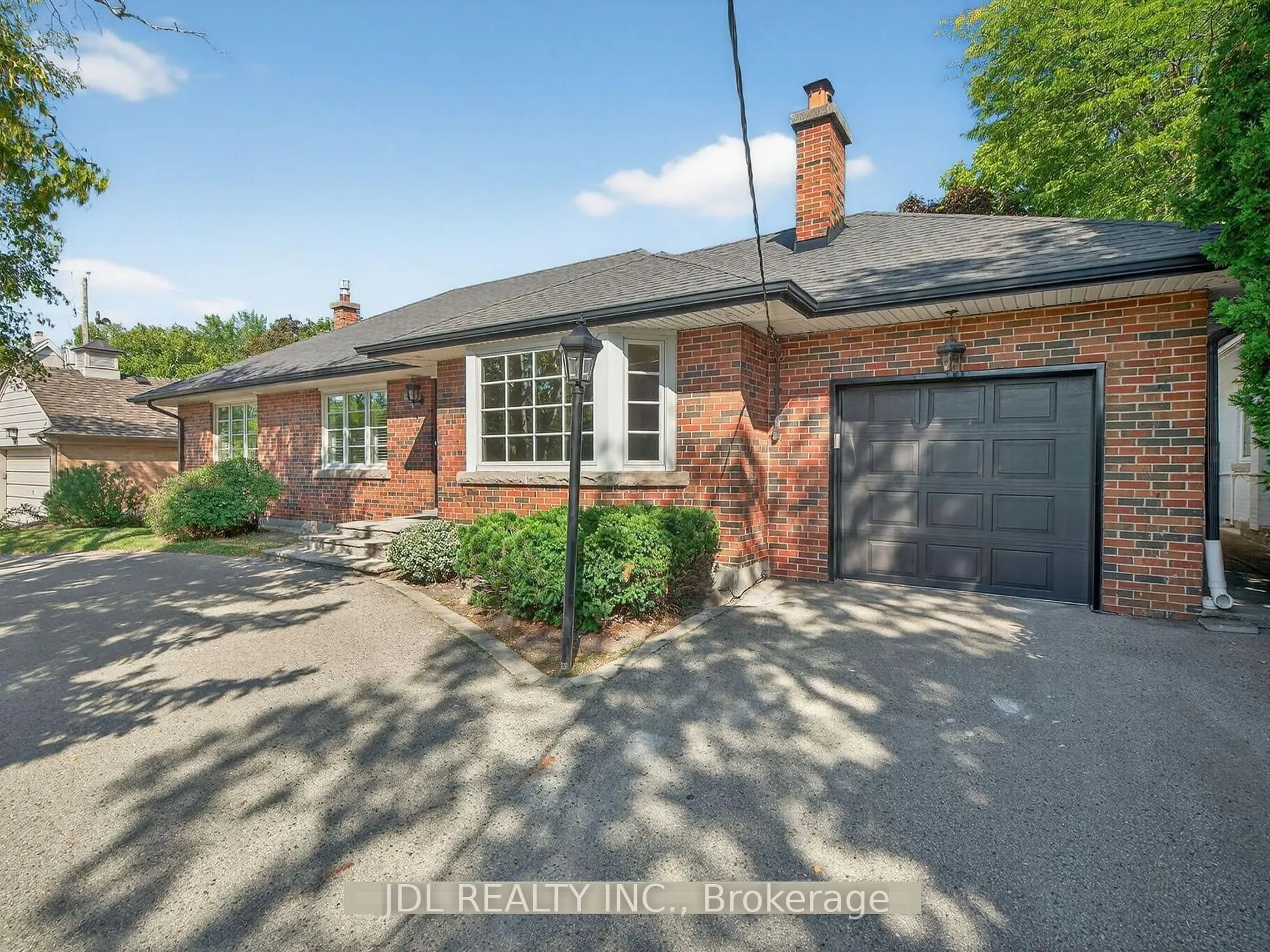 530 Blythwood Road, ON M4N 1B3