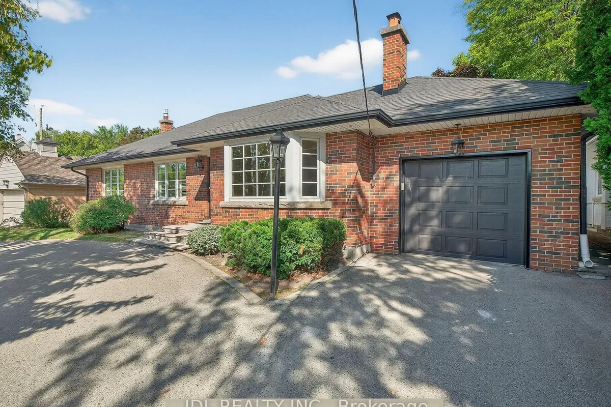 530 Blythwood Road, ON M4N 1B3