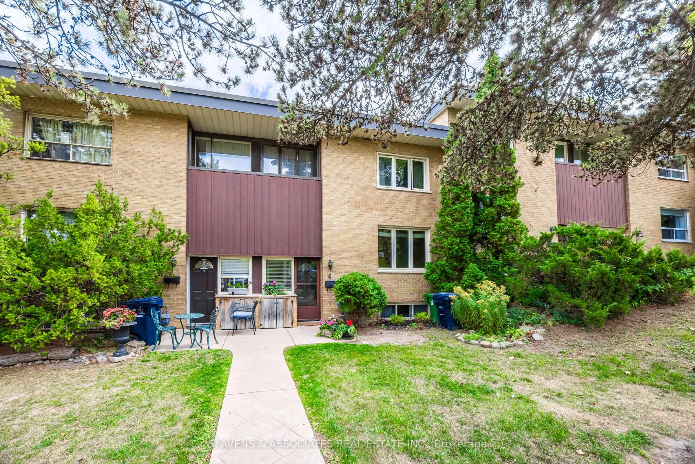 Condo Townhouse 3 bedroom 2 bathroom at 4 Burdock Lane in Toronto - MLS# C12570928