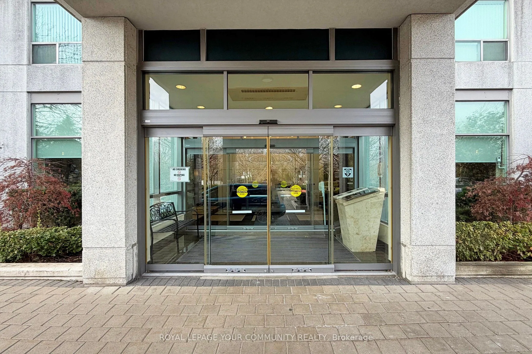 Condo Apartment interior view at 188 Doris Avenue Toronto