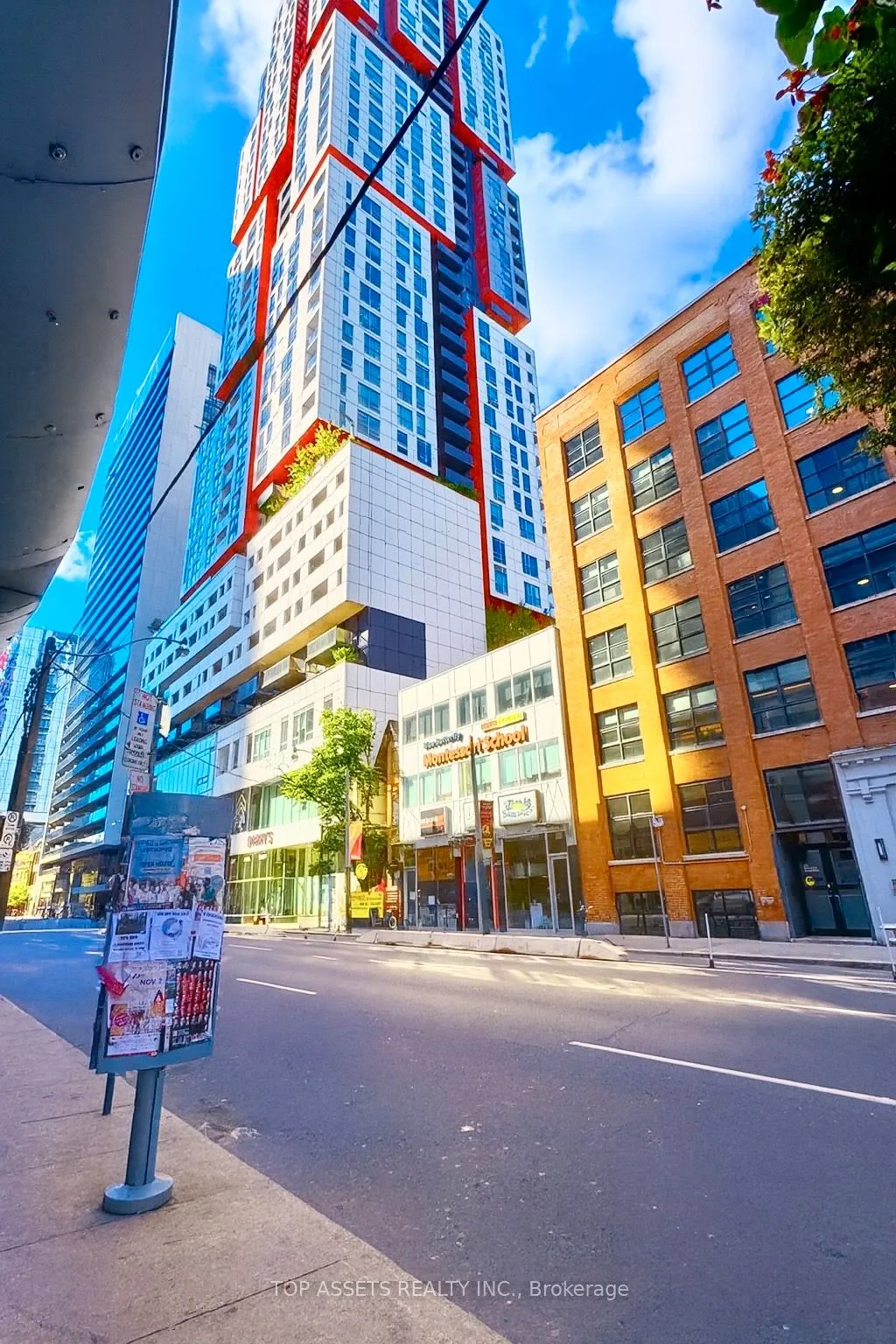 Condo Apartment 2 bedroom 1 bathroom at 318 Richmond Street in Toronto - MLS# C12597096