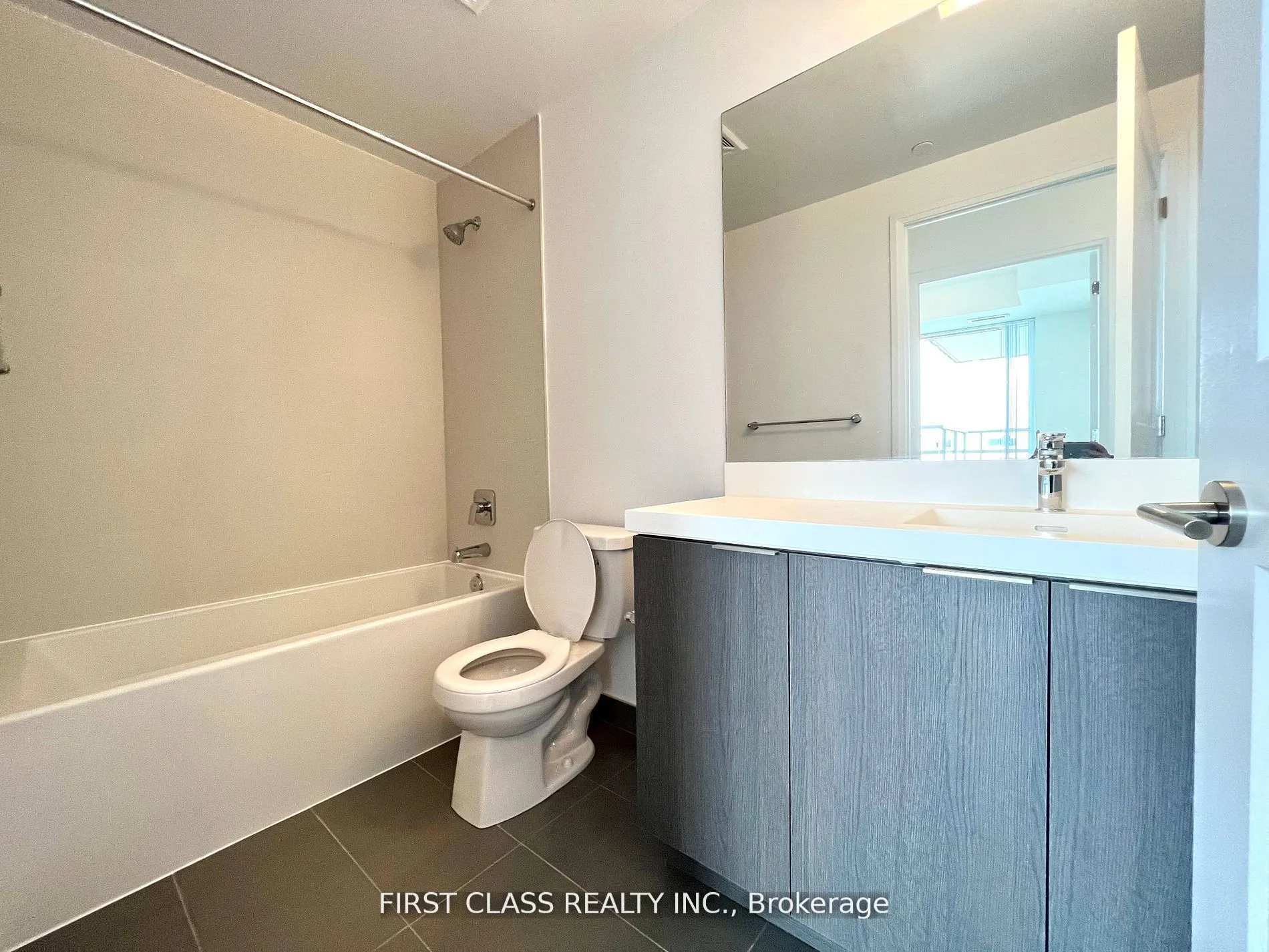 Condo Apartment kitchen at 50 Dunfield Avenue Toronto