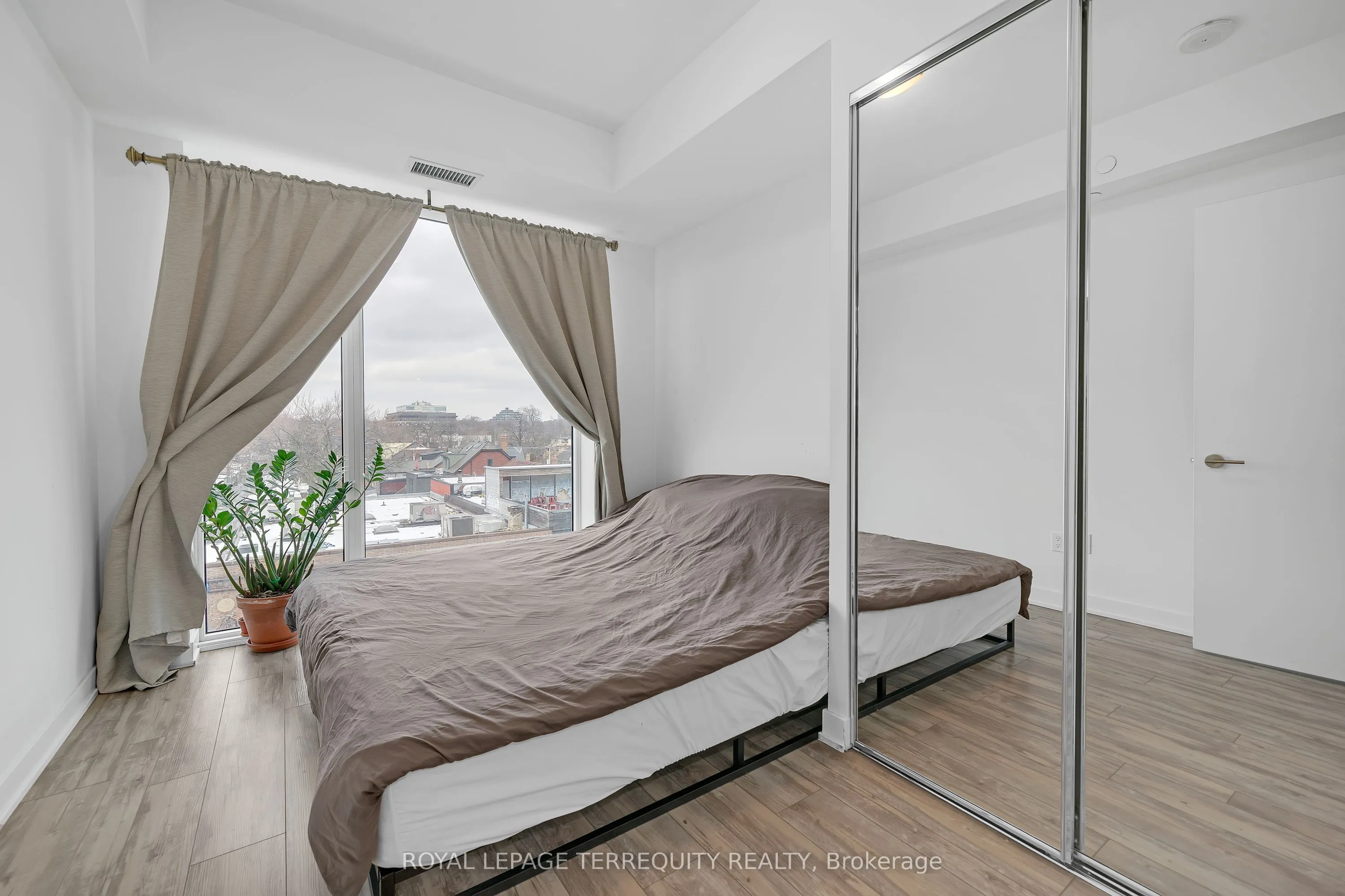 Condo Apartment kitchen at 106 Dovercourt Road Toronto