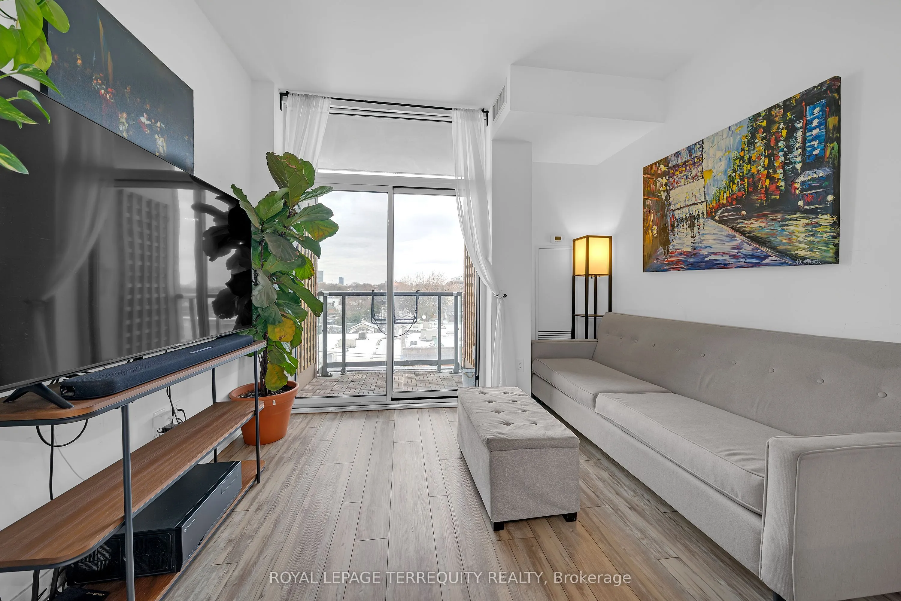 Condo Apartment interior view at 106 Dovercourt Road Toronto