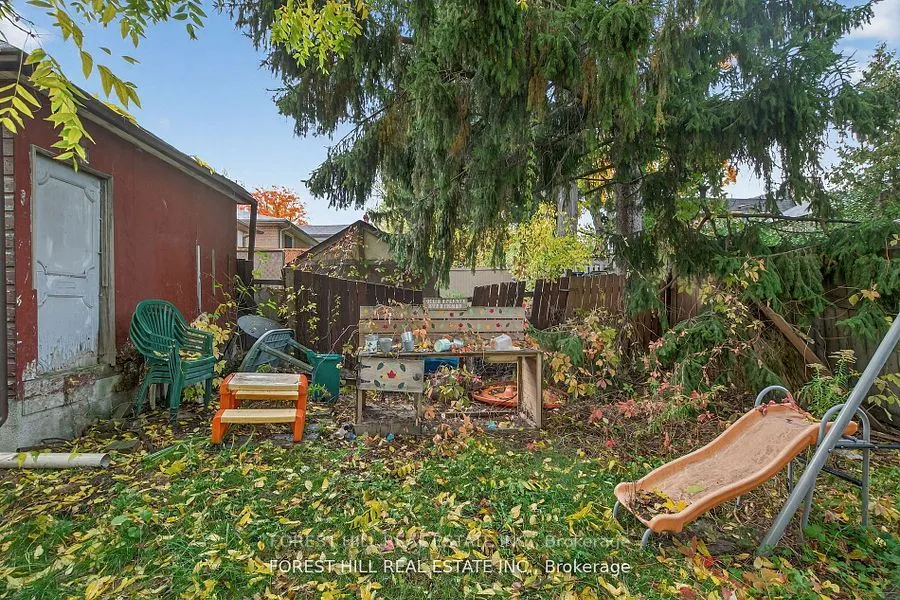 Detached living room at 78 Burndale Avenue Toronto