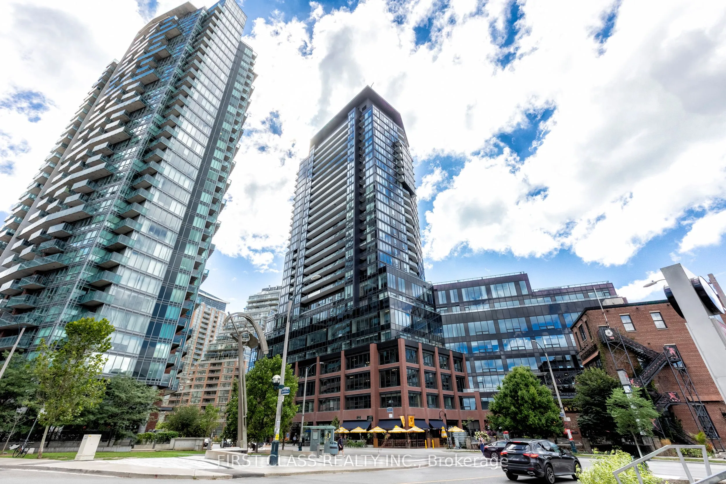 Condo Apartment 2 bedroom 1 bathroom at 135 East Liberty Street in Toronto - MLS# C12602894