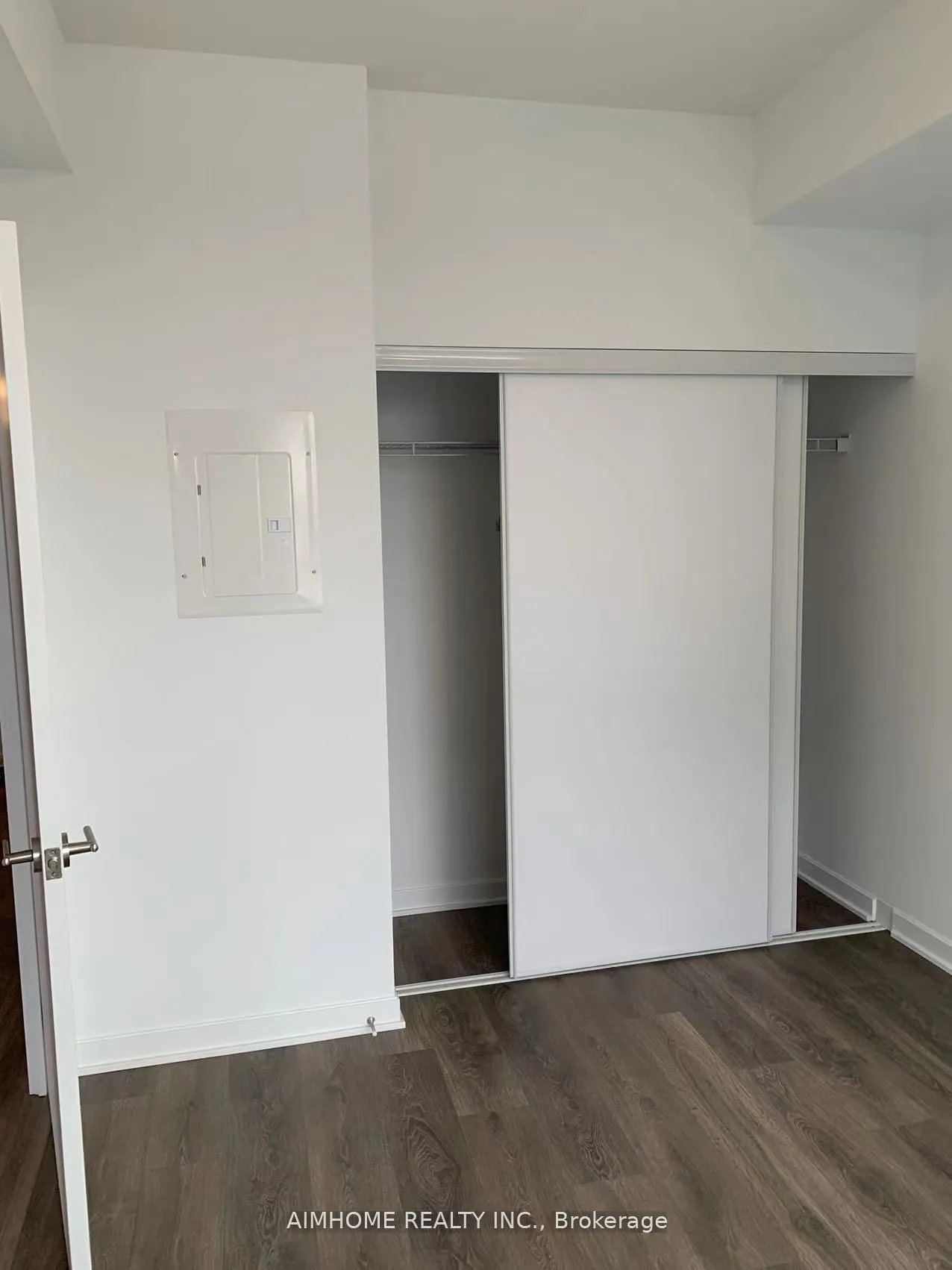 Condo Apartment kitchen at 38 Forest Manor Road Toronto