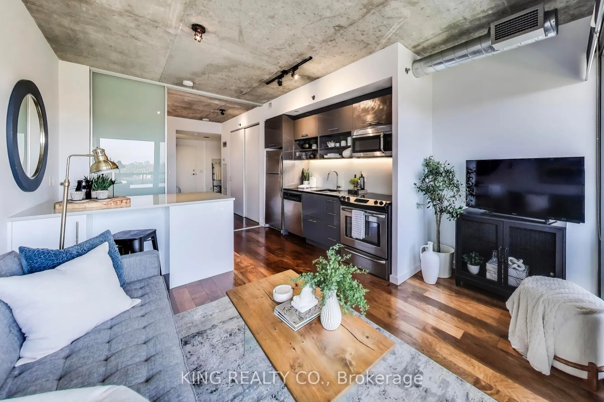 Condo Apartment 2 bedroom 1 bathroom at 32 Trolley Crescent in Toronto - MLS# C12604572