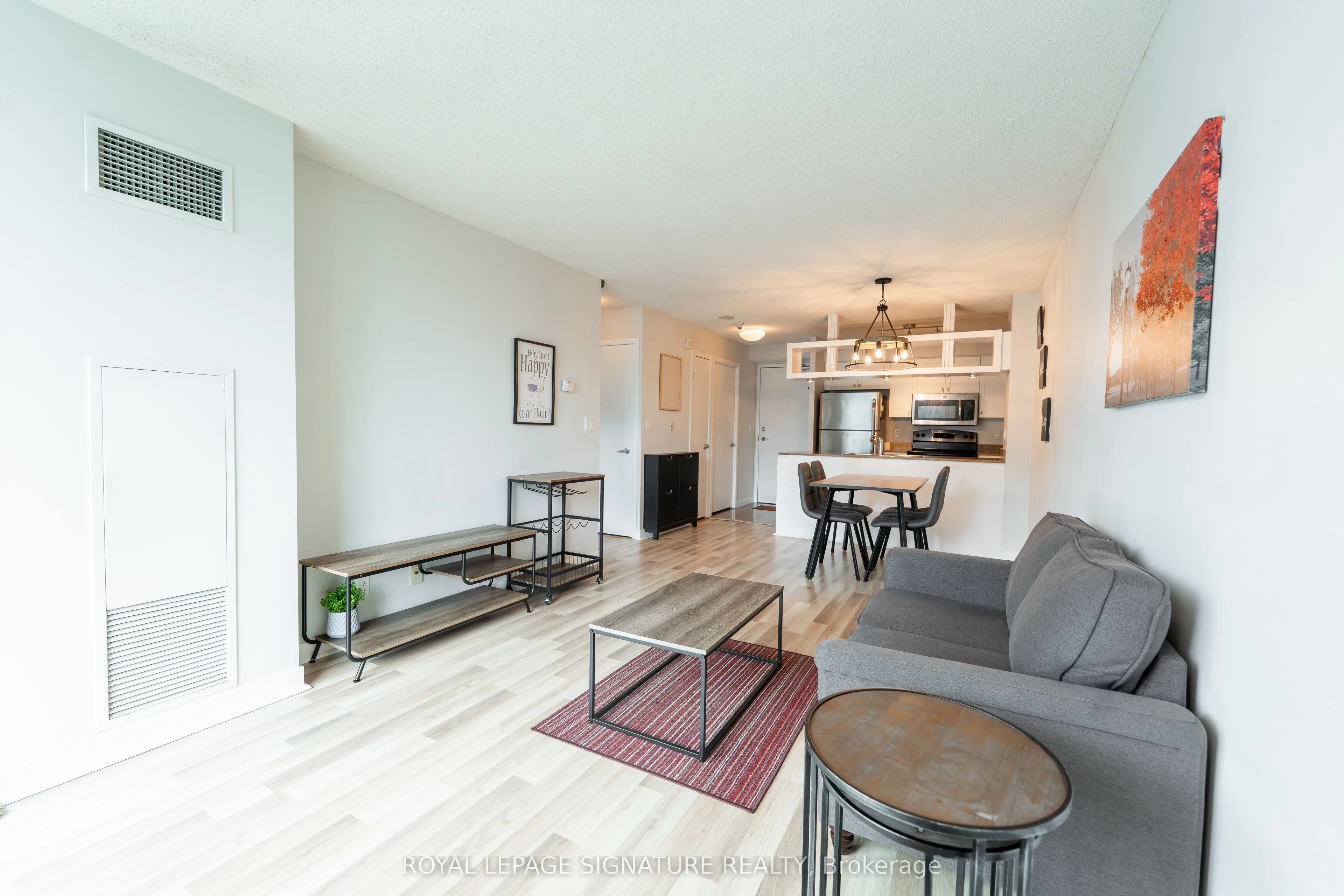 Condo Apartment interior view at 81 Navy Wharf Court Toronto