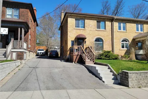 22 Elvina Gardens, Toronto, ON M4P 1X8