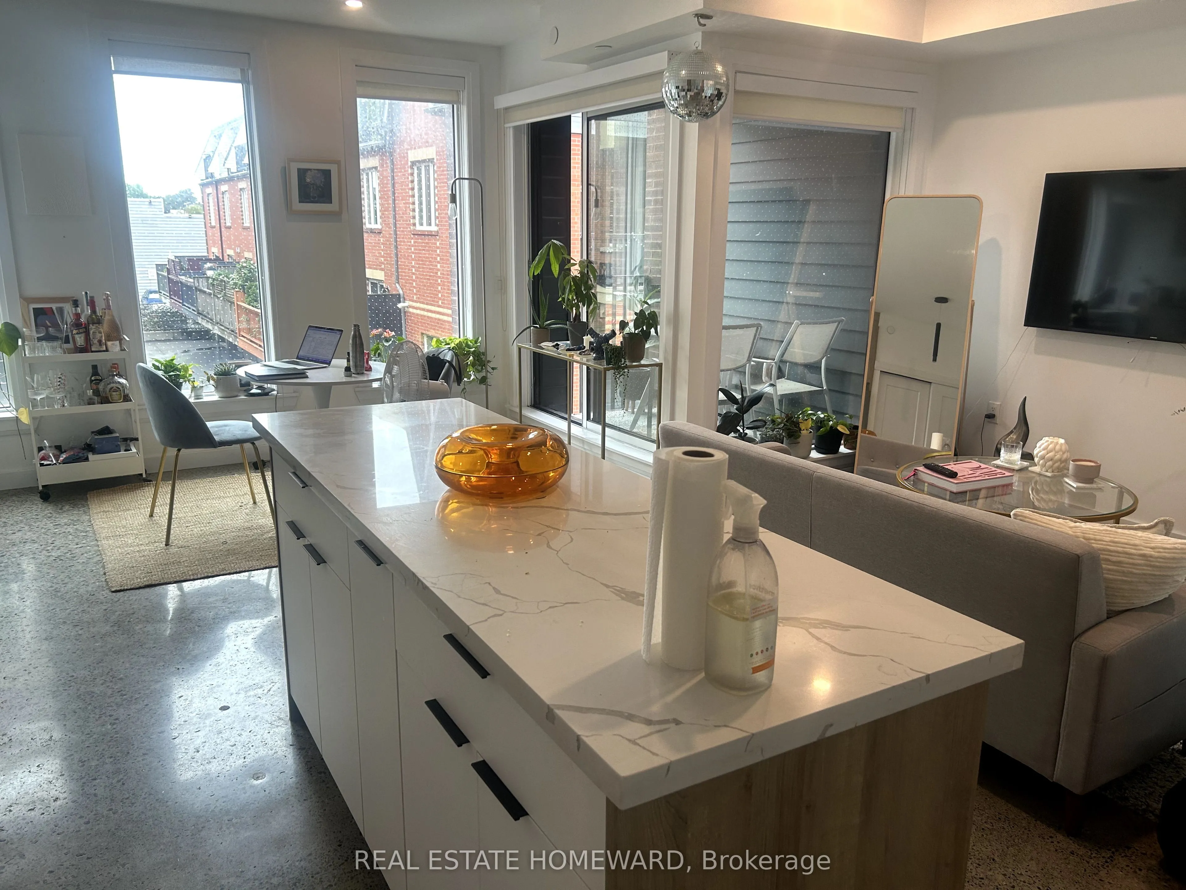 41 River Street, Toronto, ON M5A 3P1