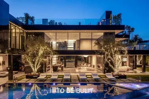 38 Salonica Rd, Toronto, ON M3C 2L9