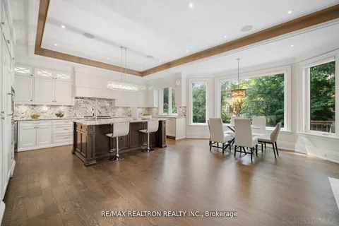 12 Waring Crt, Toronto, ON M2N 4G7