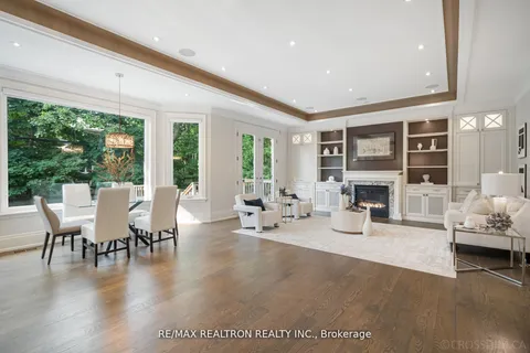 12 Waring Crt, Toronto, ON M2N 4G7
