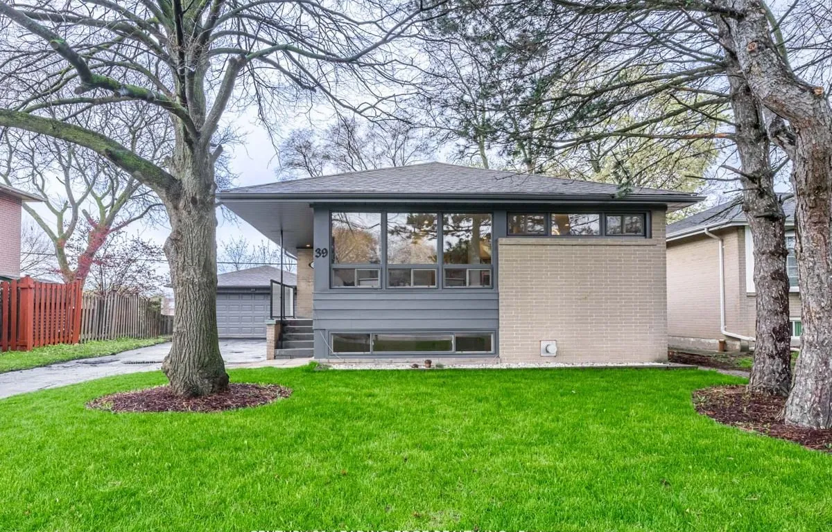 39 TREADGOLD Cres, Toronto, ON M3A 1X1