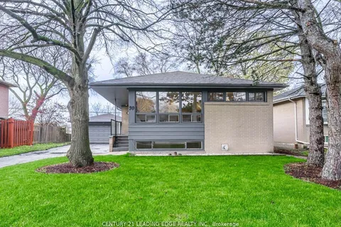 39 TREADGOLD Cres, Toronto, ON M3A 1X1