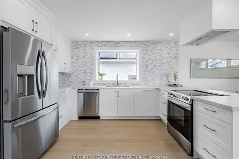 39 TREADGOLD Cres, Toronto, ON M3A 1X1