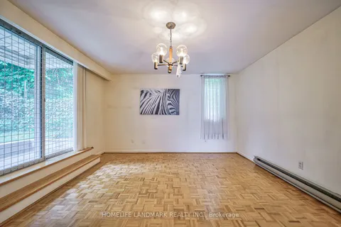 796 Davenport Rd, Toronto, ON M6G 2B3