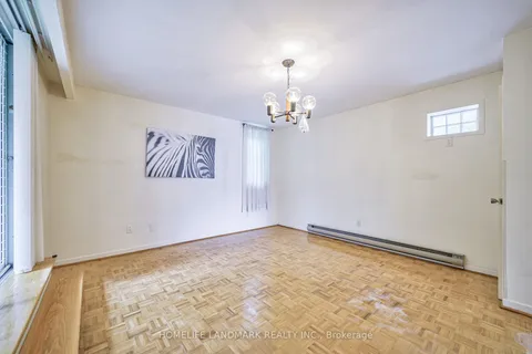 796 Davenport Rd, Toronto, ON M6G 2B3