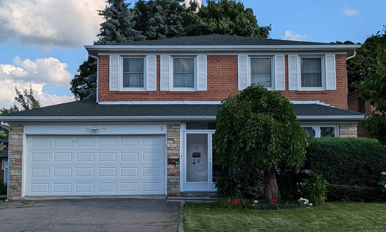 9 Crossen Dr, Toronto, ON M2M 1N7