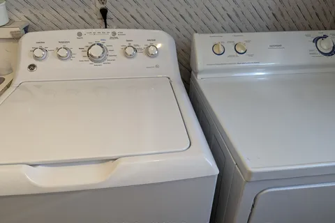 9 Crossen Dr, Toronto, ON M2M 1N7